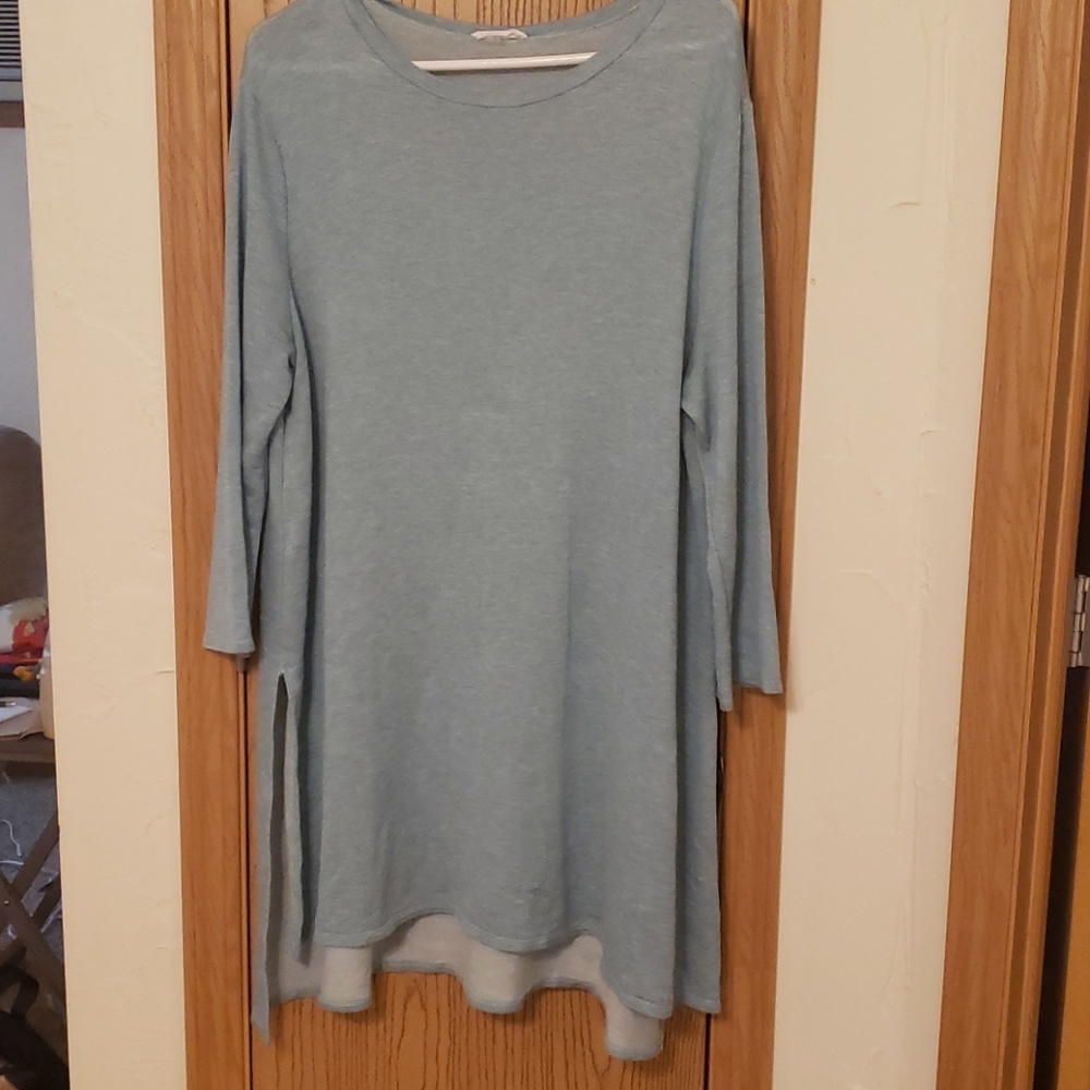 3/4 sleeve shirt